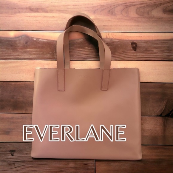 The New Day Market Tote is a contemporary update on the classic tote! EVERLANE! - Picture 2 of 5